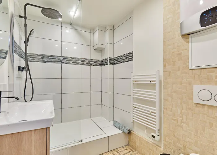 Rent A - Cosy 2bdr Appartement *