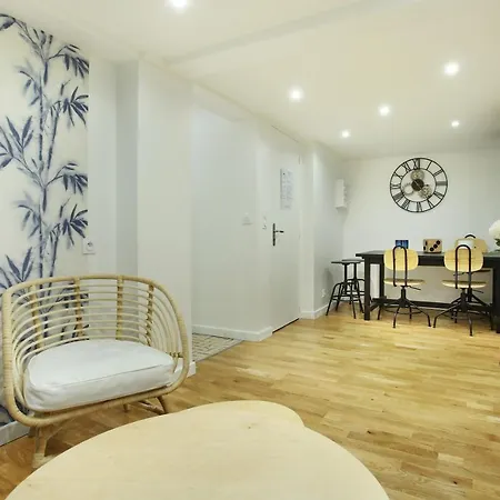 Rent A - Cosy 2bdr Apartment *