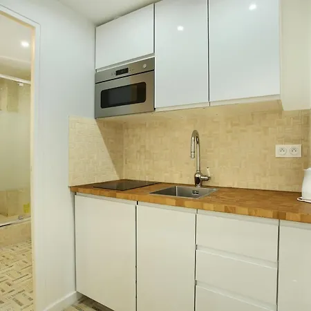 Rent A - Cosy 2bdr Apartment Paris