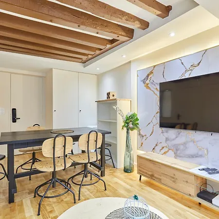 Rent A - Cosy 2bdr Apartment